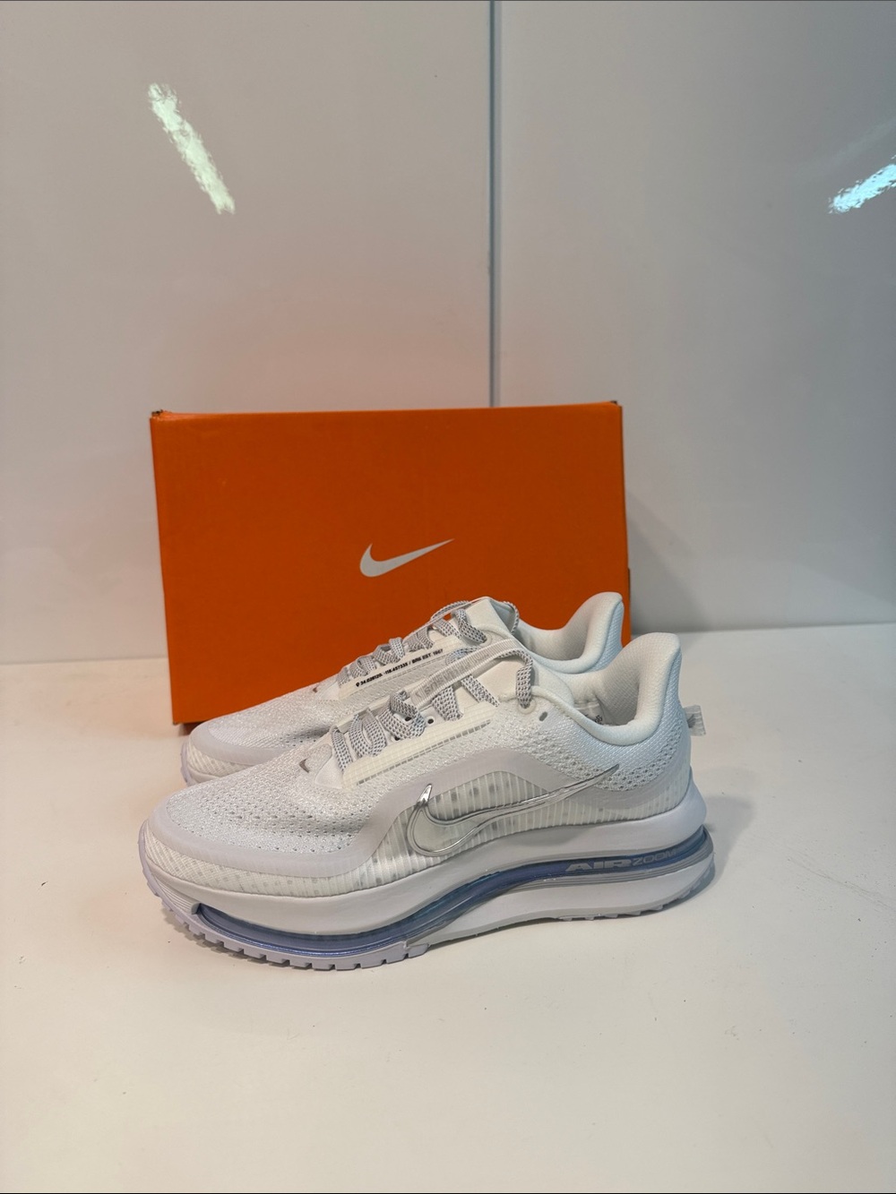 New Nike Pegasus premium Women’s White athletic shoes size 7
